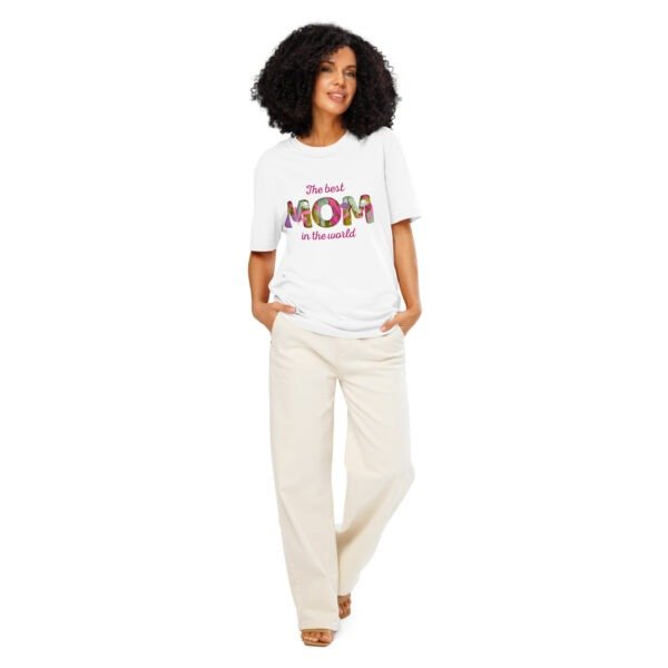 The Best Mom in the World T-Shirt – Heartfelt Gift for Her - Image 12