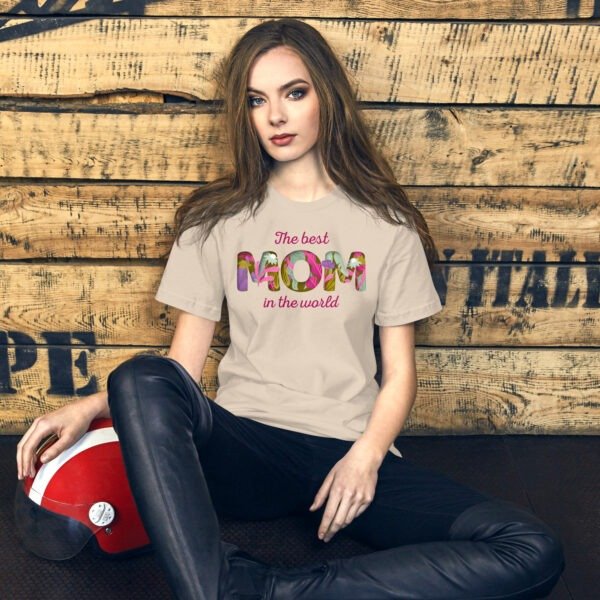 The Best Mom in the World T-Shirt – Heartfelt Gift for Her - Image 17